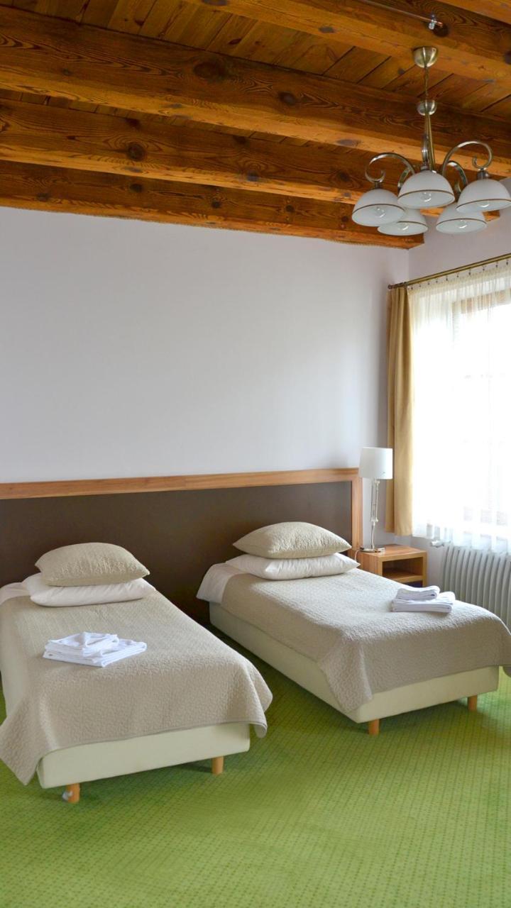 Tawerna Kaper Hotel Iława Kültér fotó