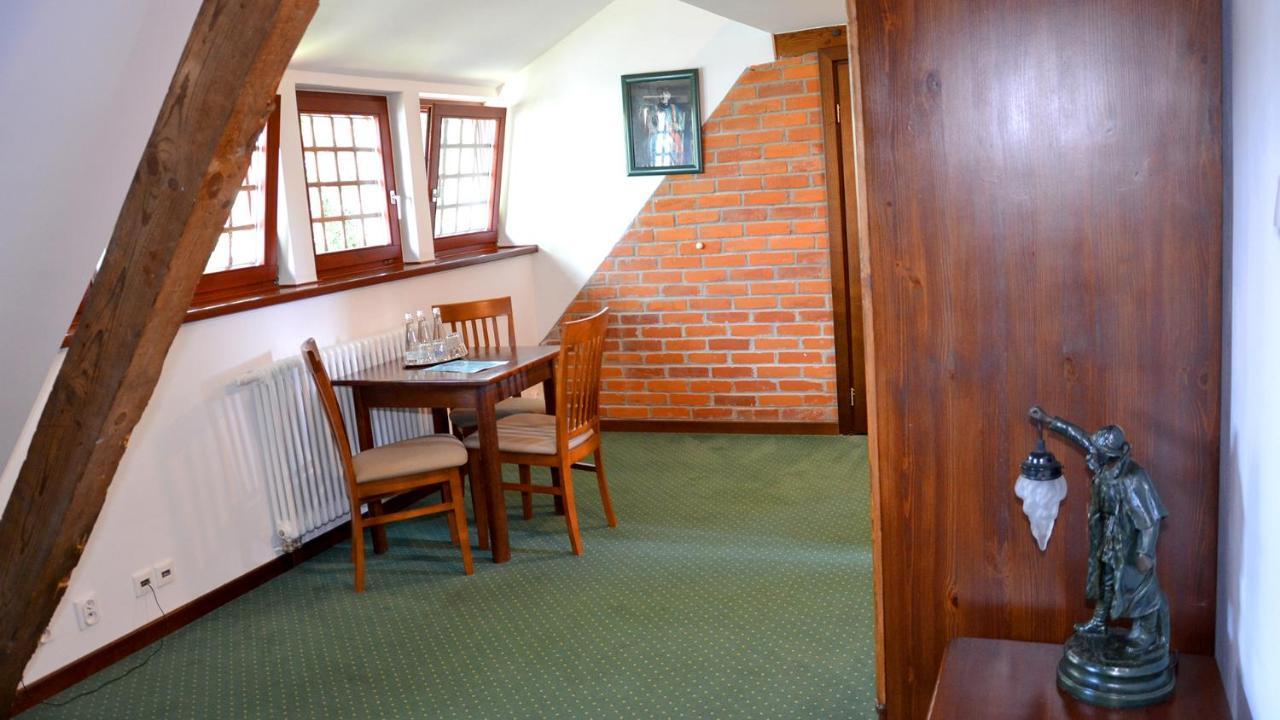 Tawerna Kaper Hotel Iława Kültér fotó