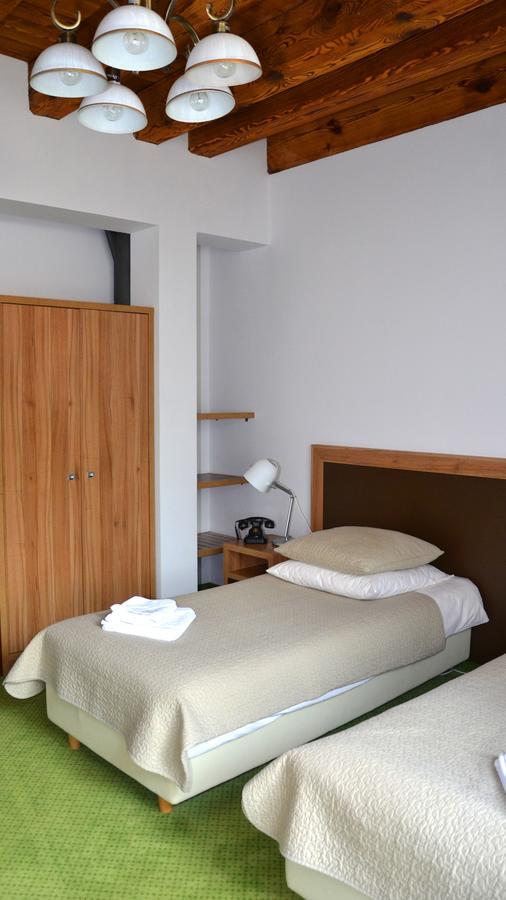 Tawerna Kaper Hotel Iława Kültér fotó