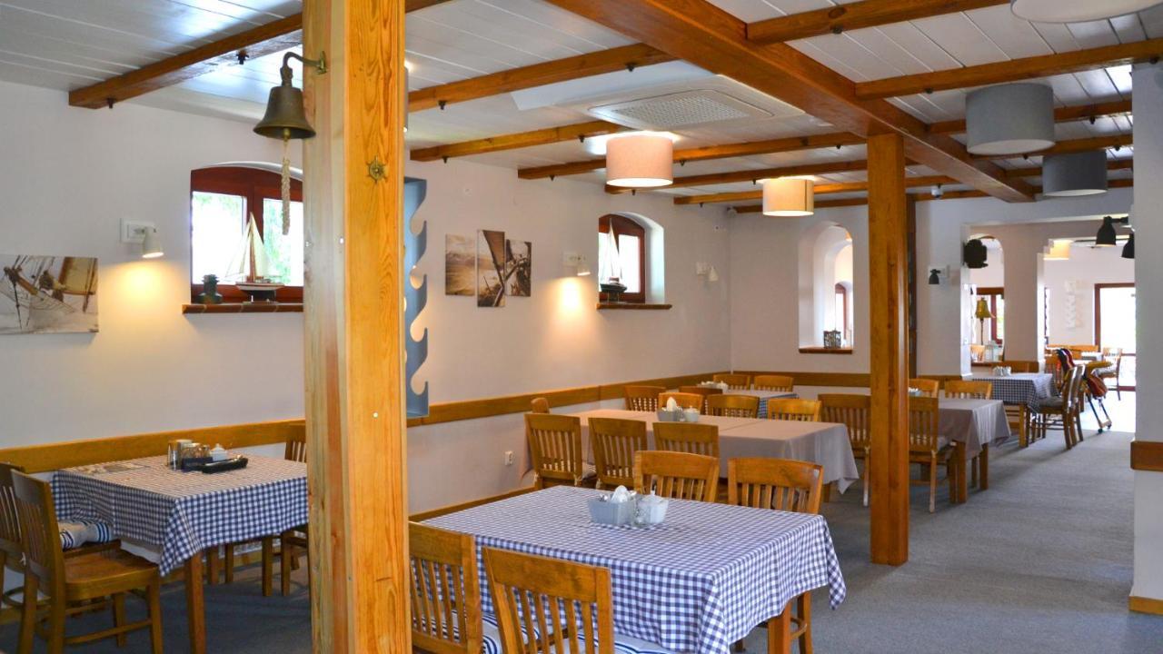 Tawerna Kaper Hotel Iława Kültér fotó