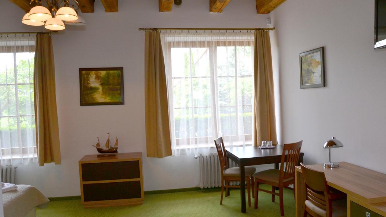 Tawerna Kaper Hotel Iława Kültér fotó