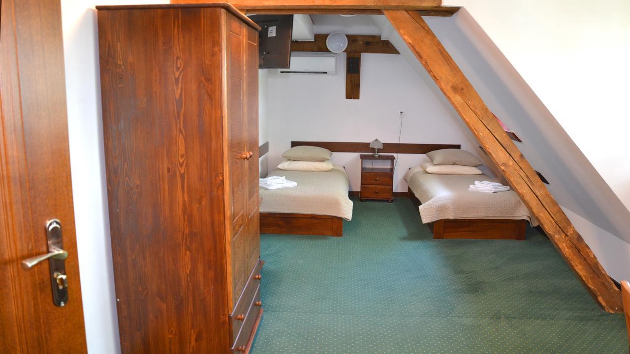 Tawerna Kaper Hotel Iława Kültér fotó